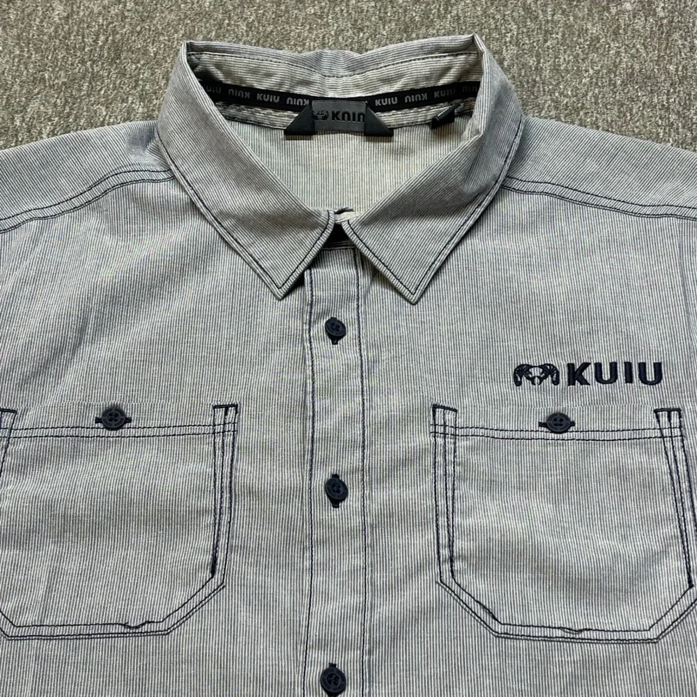 Kuiu Basin Short-Sleeve Button-Down Shirt Mens Grey Micro Stripe Medium - Picture 2 of 10